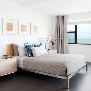 Bedroom & Lounge